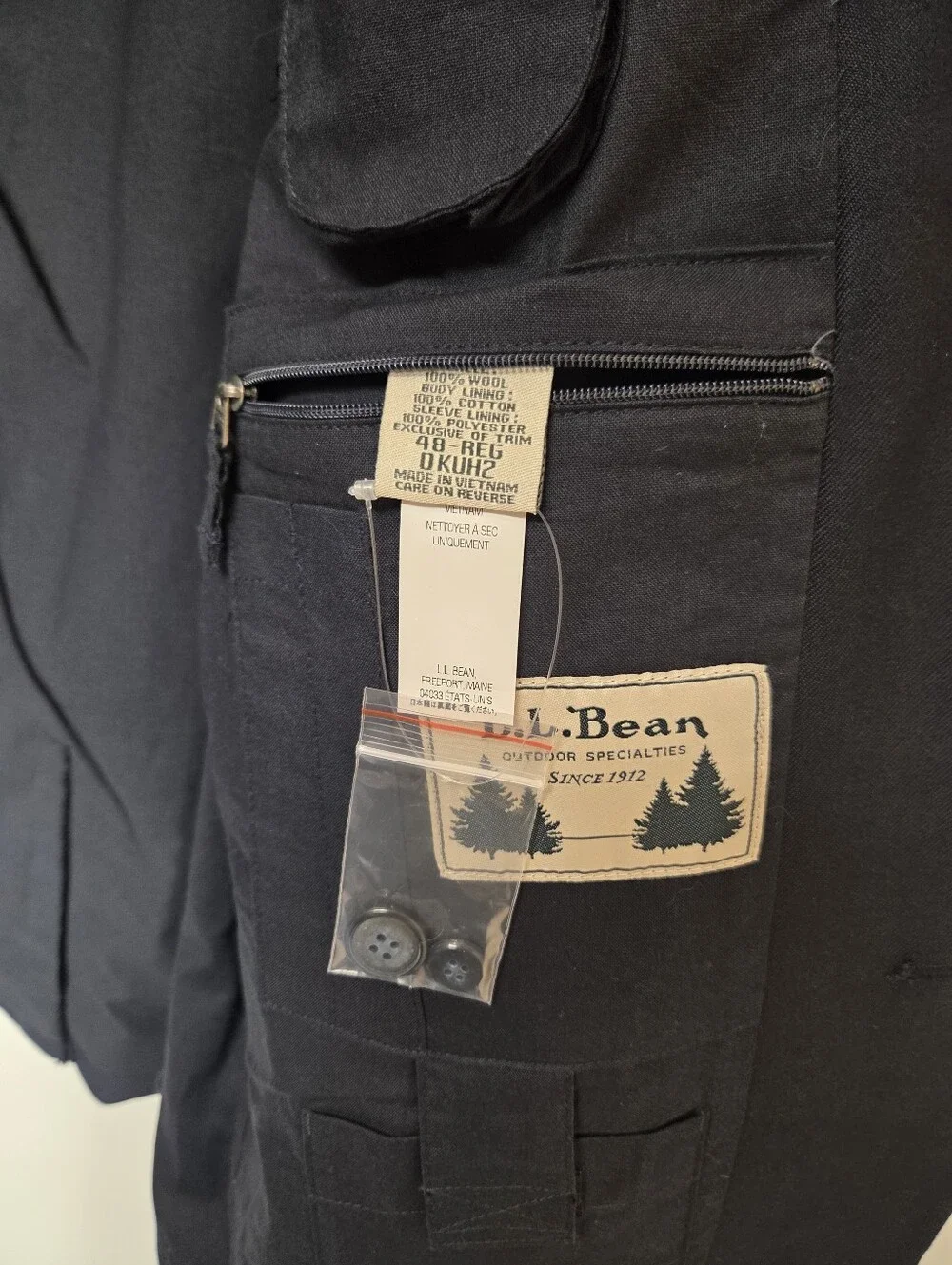 LL Bean Mens 48R Navy Wool Blazer Sport Coat Zip Pocket